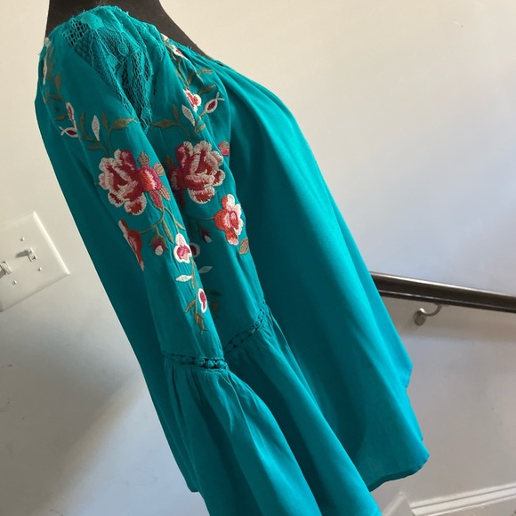 Umgee Colorful BohoStyle Top Size S Peasant Gypsie Style Coquettish Embroidered - Picture 5 of 8